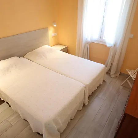 Quinta Sant Pol Apto 6 Pax A 50 Metros Mar E29047 *